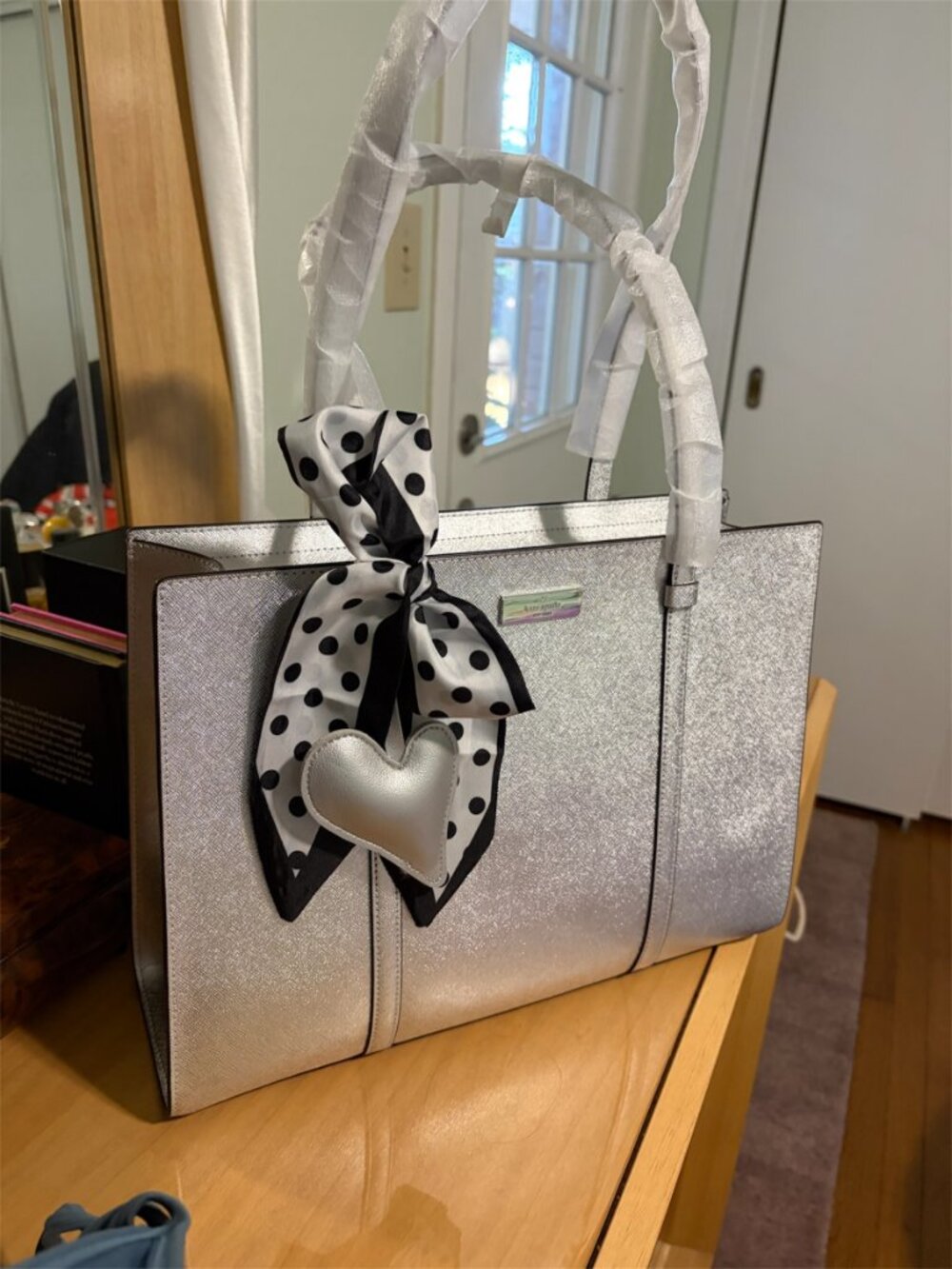 KATE SPADE-KENZIE METALLIC LARGE TOTE BAG NWT WITH DUSTY - SCARF - BAG CHARM